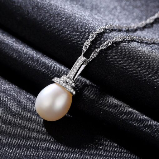 Wholesale Necklaces Fancy Natural Freshwater Pearl 5