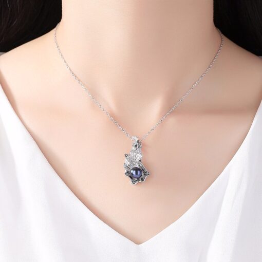 Wholesale Necklaces The Latest Design Silver Irregular 2