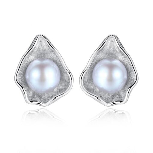 New Fashionable Unique Irregular Big Leaf Silver Stud Earring Wrapped Single Natural Pearl For Women Formal Banquet