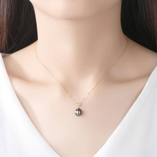 18K-Gold-Chain-Pendant-Necklace-with-Black-Pearl-2