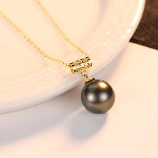 18K-Gold-Chain-Pendant-Necklace-with-Black-Pearl-4