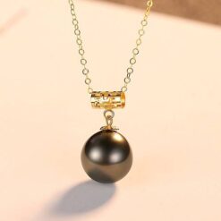 18K-Gold-Chain-Pendant-Necklace-with-Black-Pearl-6